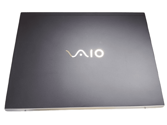 VAIOロゴのついた濃い灰色のノートパソコン